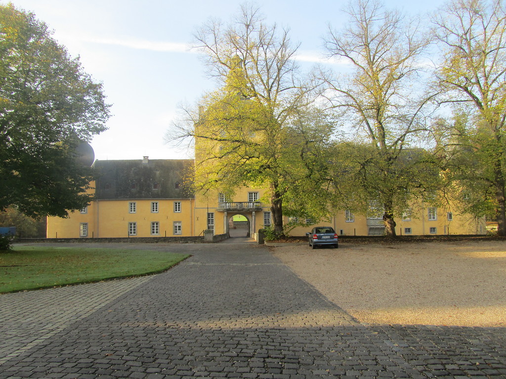 Innere Vorburg der Wasserburg Gudenau (2014)