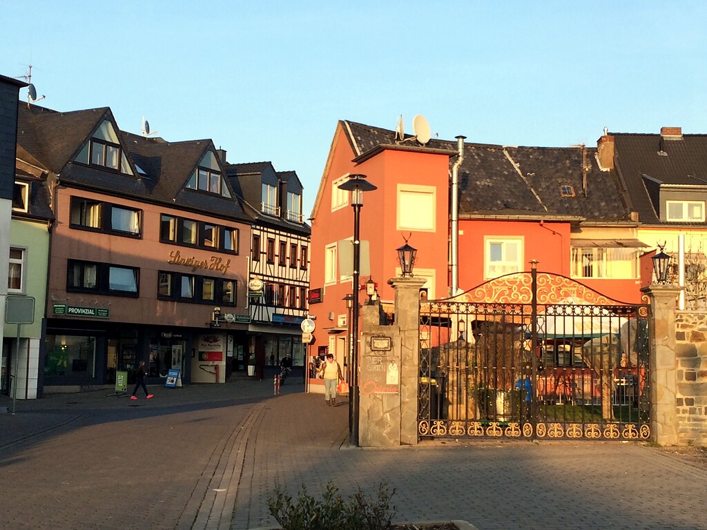 Wohn- und Geschäftshäuser im Stadtkern von Sinzig (2016)