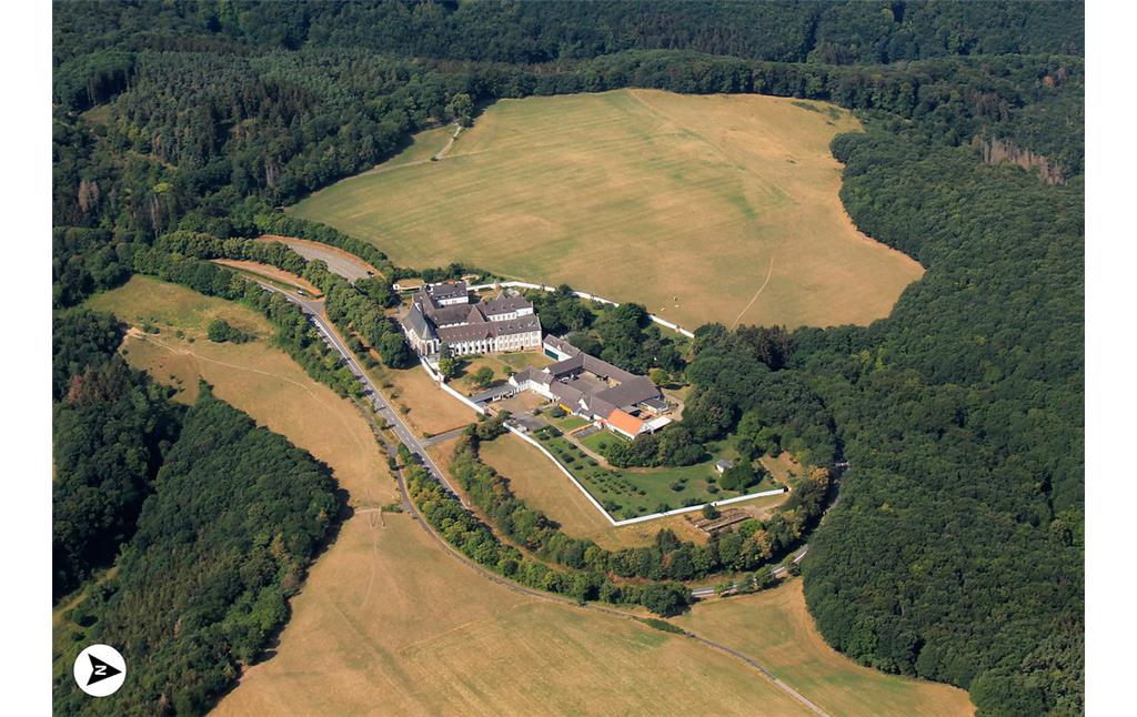 Luftbildaufnahme der Abtei Mariawald mit Nordpfeil (2018)