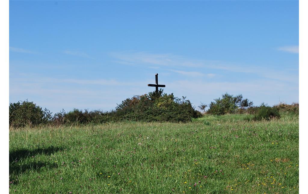 Friedenskreuz von 1947 als Landmarke bei Gut Lamerdriesch (2015).