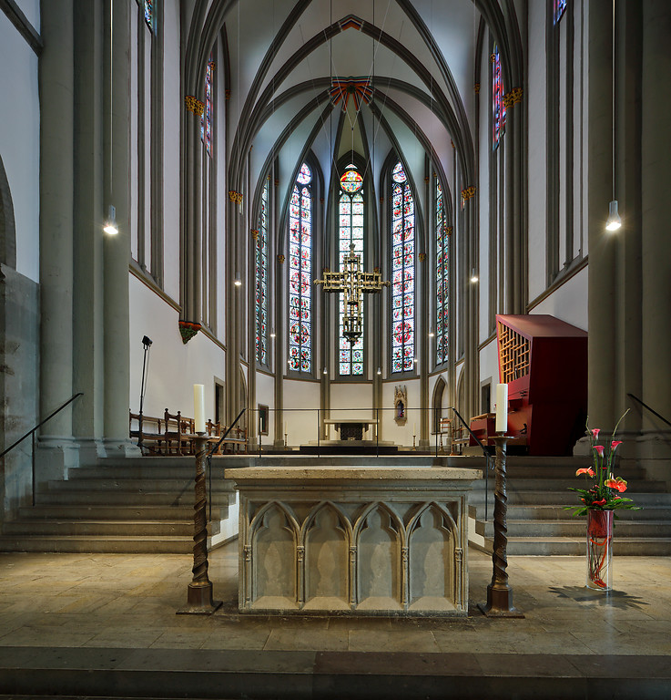 Münster St. Vitus in Mönchengladbach, Kreuzaltar (2012)