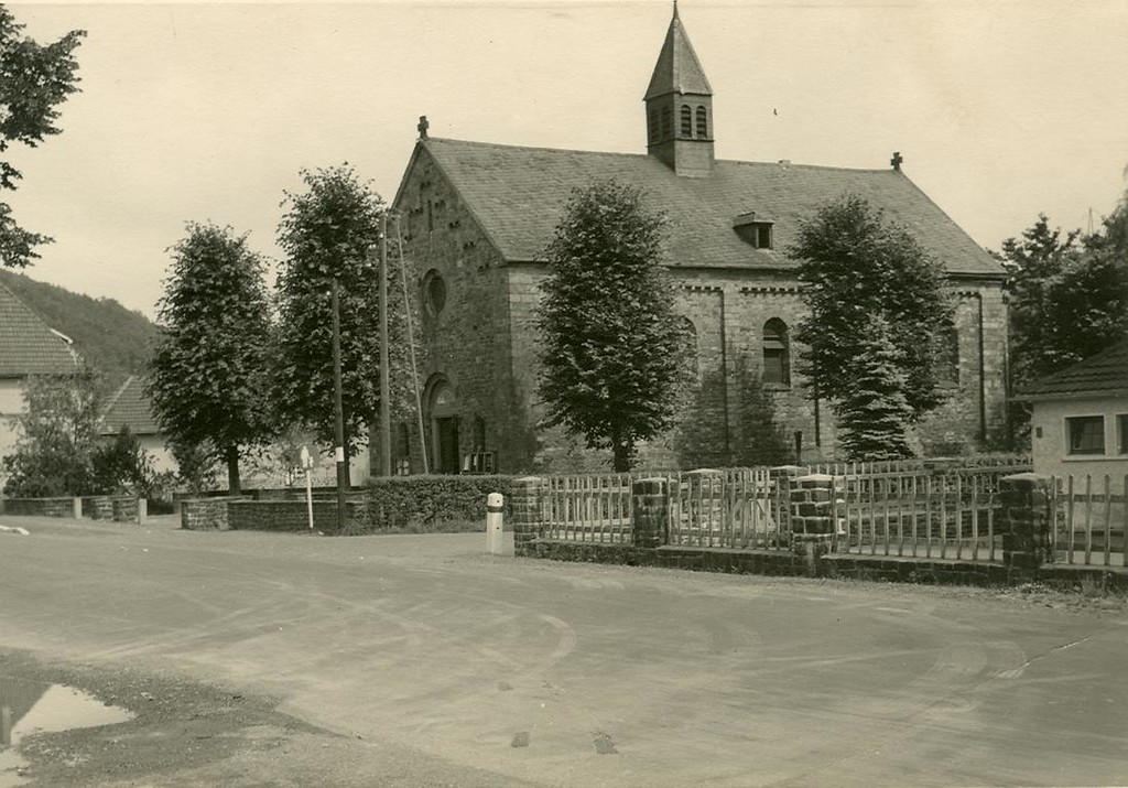 Katholische Herz-Jesu-Kirche in Loope (um 1910)