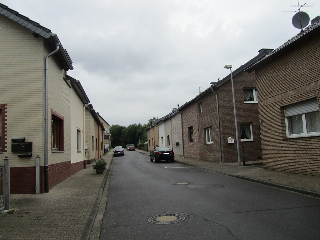 Doppelhäuser in der Kolonie Pingsdorf am unteren Teil der Maiglerstraße (2014)