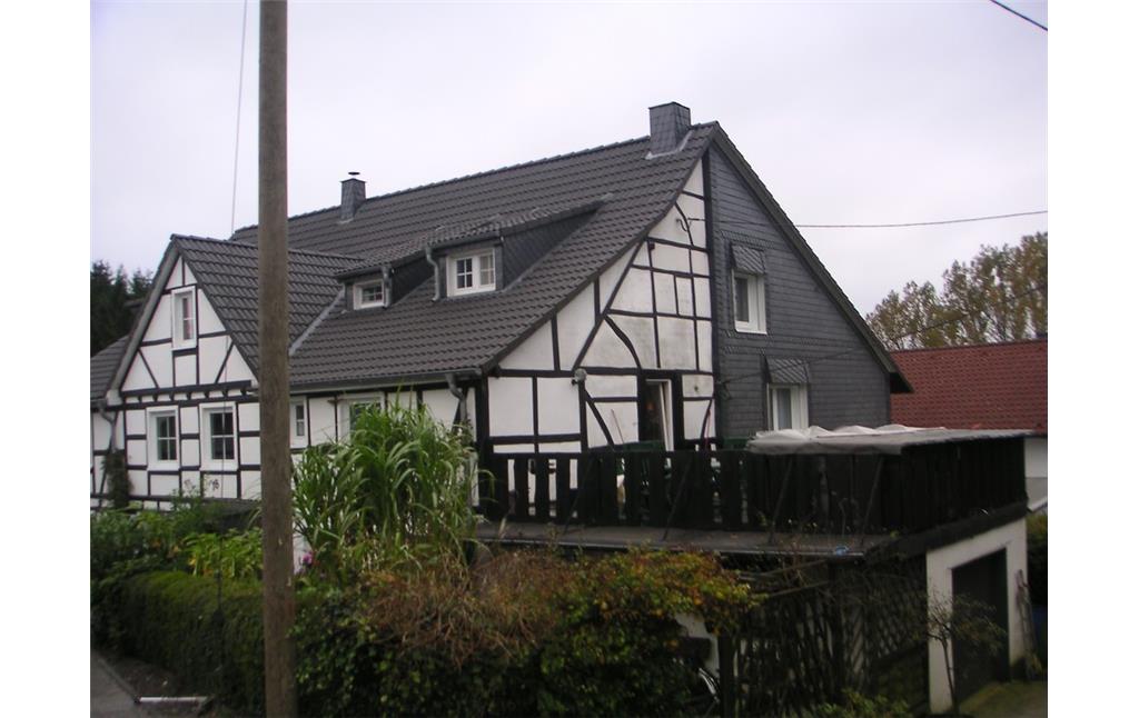 Giebelgeteiltes Wohnhaus in Straßweg (2007)