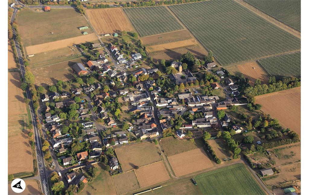Luftbildaufnahme von Niederkastenholz mit Nordpfeil (2018)