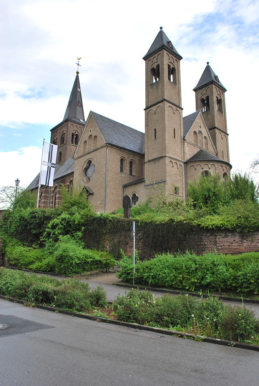 katholische Pfarrkirche St. Remigius, Bergheim (2015)