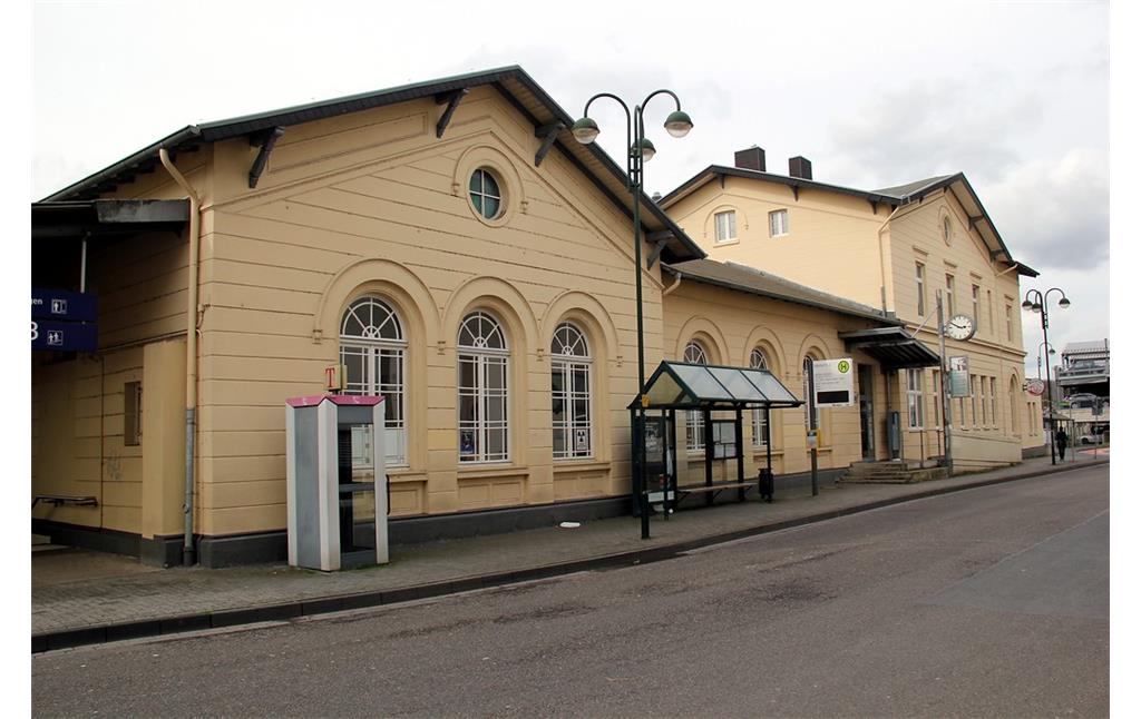 Empfangsgebäude des Bahnhofs Herzogenrath (2017)