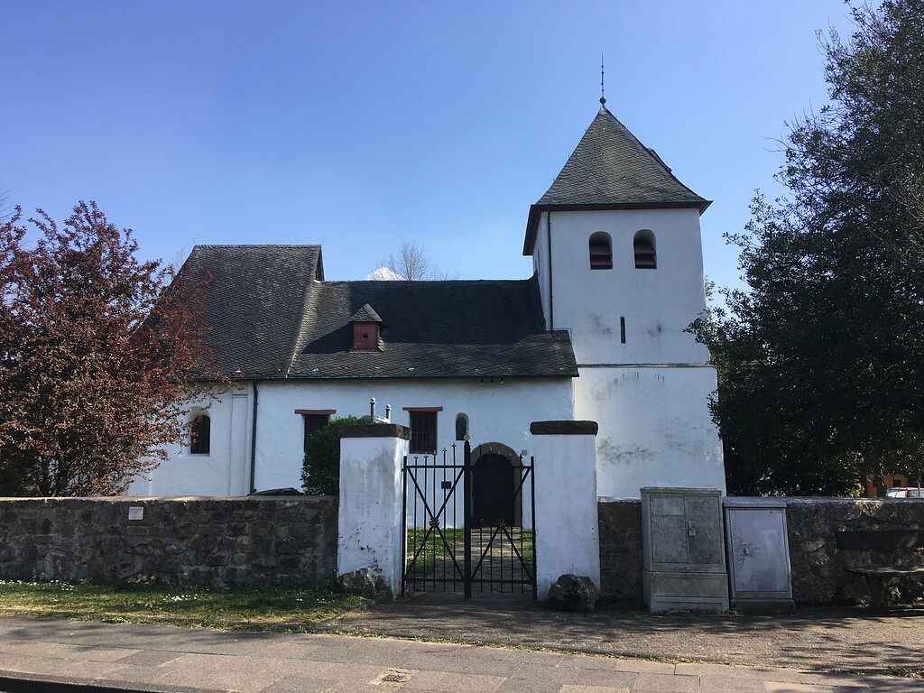 Ringmauer um St. Johann Baptist in Alt-Refrath (2020)