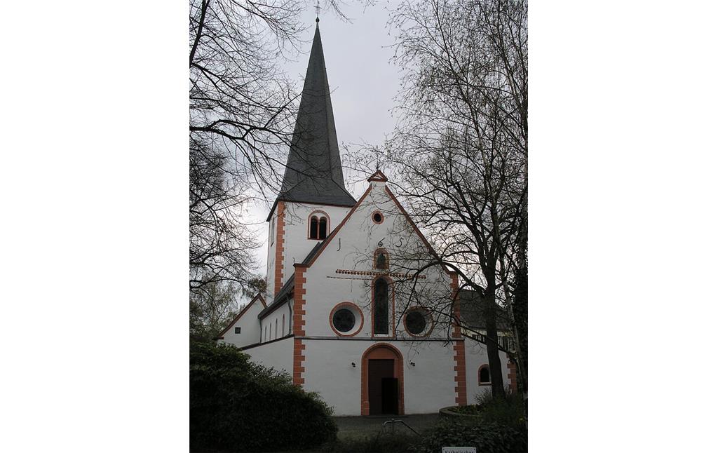 Katholische Pfarrkirche St. Laurentius in Lessenich (2004)