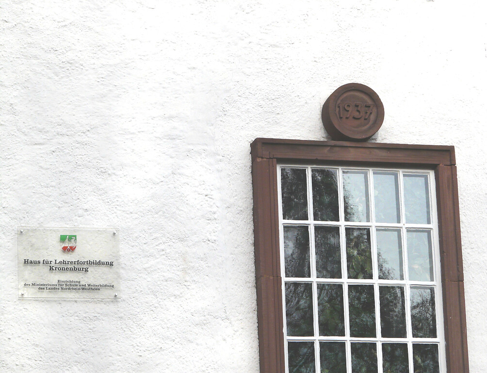 Bild 13: Die 1937 errichtete Landakademie wird heute als Haus für Lehrerfortbildung genutzt (2012).