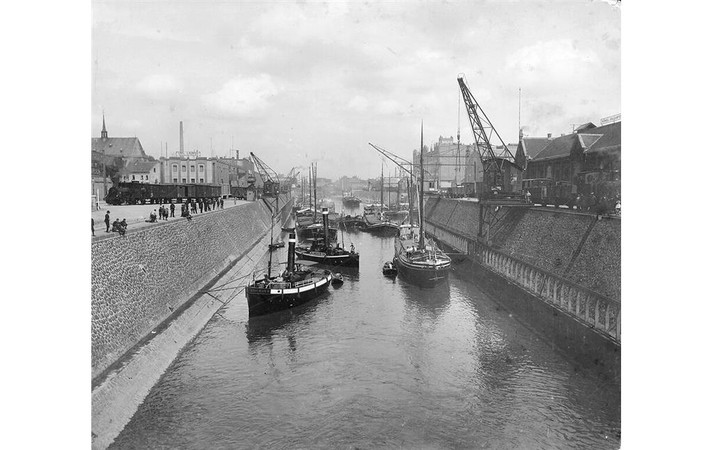 Hafenbecken Neuss 1908