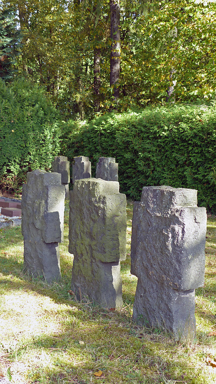 Friedhof für die Gefallenen des Zweiten Weltkriegs bei Bruchhausen (2017)