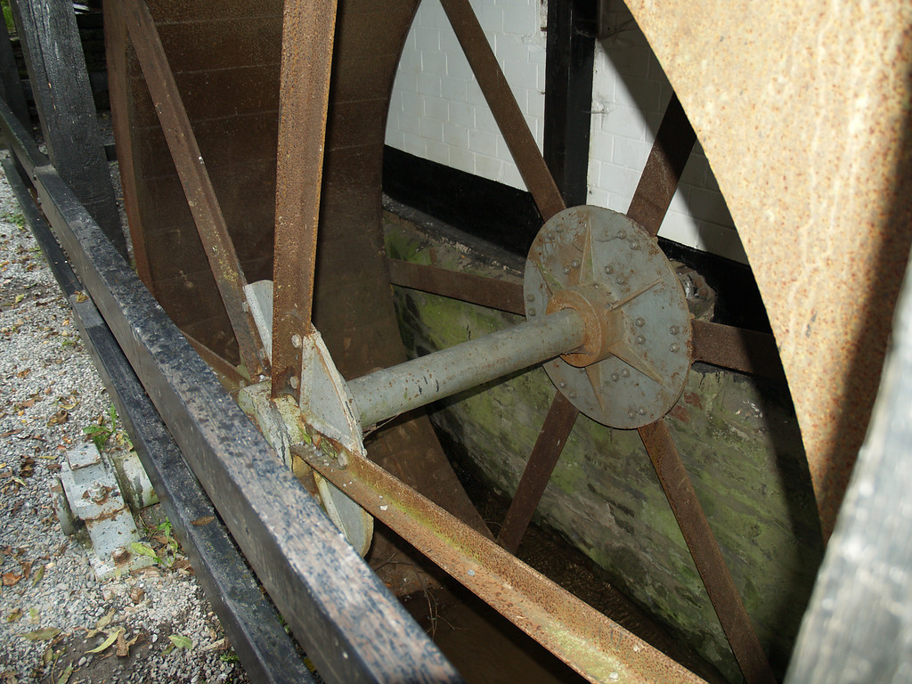 Dümmlinghauser Mühle, Achse vom Wasserrad