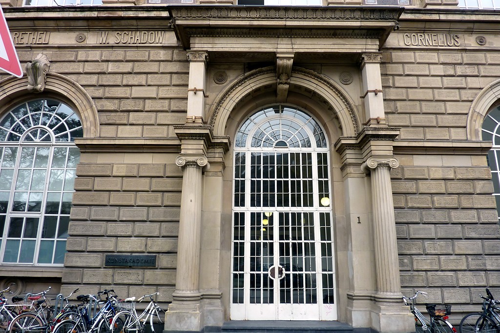 Eingang zur Kunstakademie in Düsseldorf (2014)