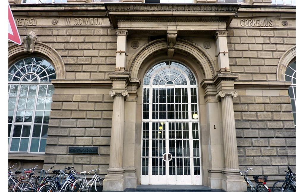 Eingang zur Kunstakademie in Düsseldorf (2014)
