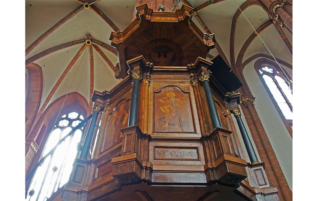 Barocke Kanzel mit Dekorelementen im Dom zu Wetzlar (2020)