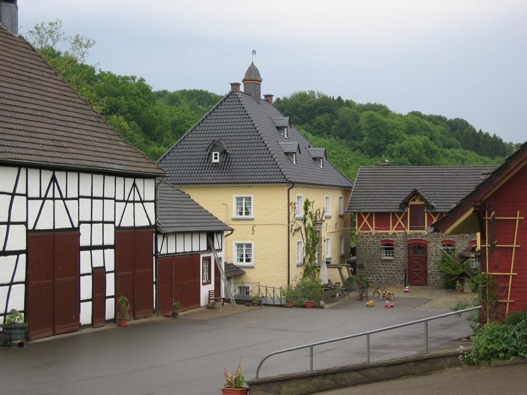 Wasserburg Haus Ley (2004)