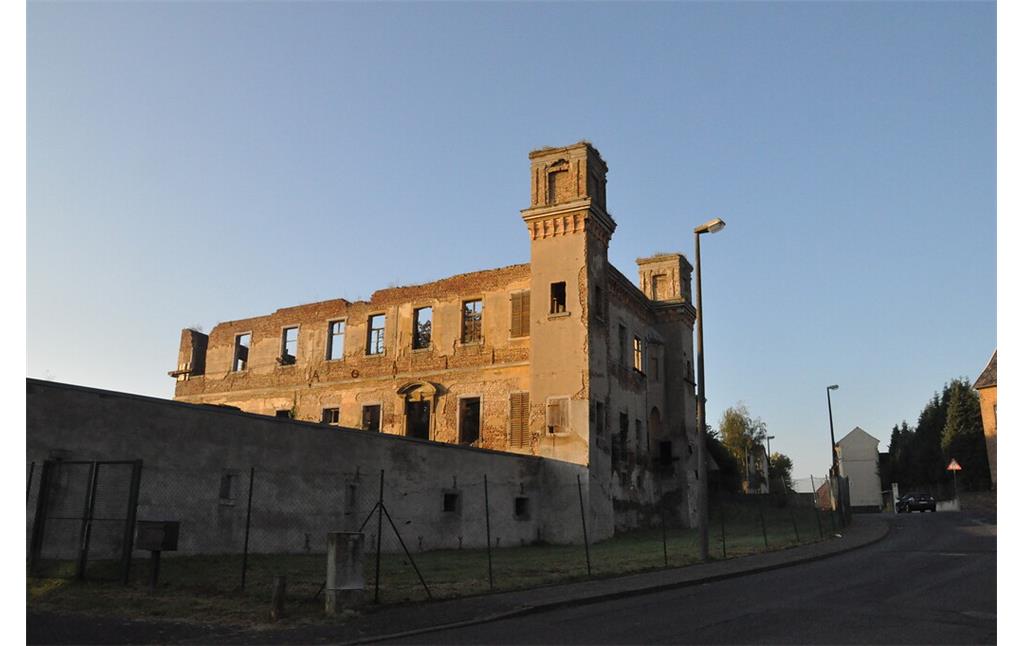 Ruine des Herrenhauses von Burg Hemmerich (2014)