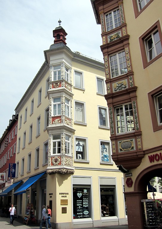 Gebäude Marktstraße 2 der Denkmalzone "Barocke Häuser Vier Türme" in der Koblenzer Altstadt (2014)