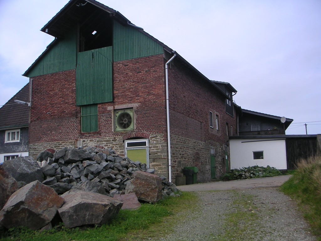 Scheune mit Bruchstein- und Ziegelmauerwerk in Bochen (2007)