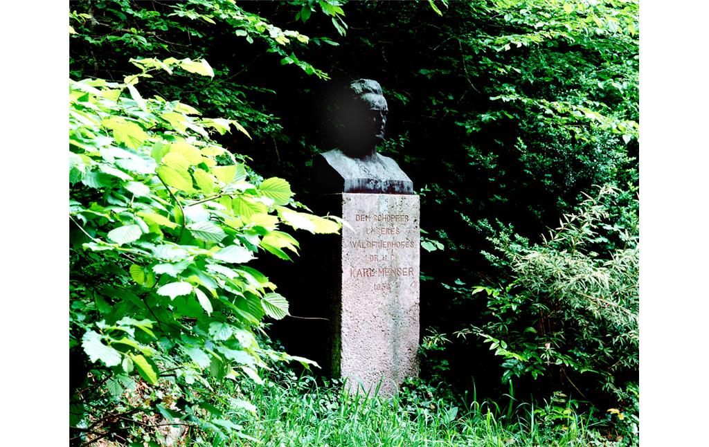 Bad Honnef-Rhöndorf, Waldfriedhof, Löwenburgstr. 75