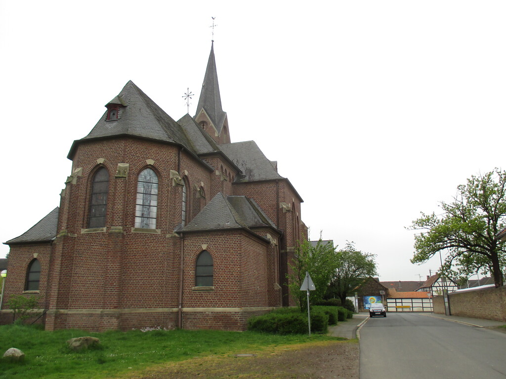 Katholische Pfarrkirche St. Laurentius in Müggenhausen (2015)