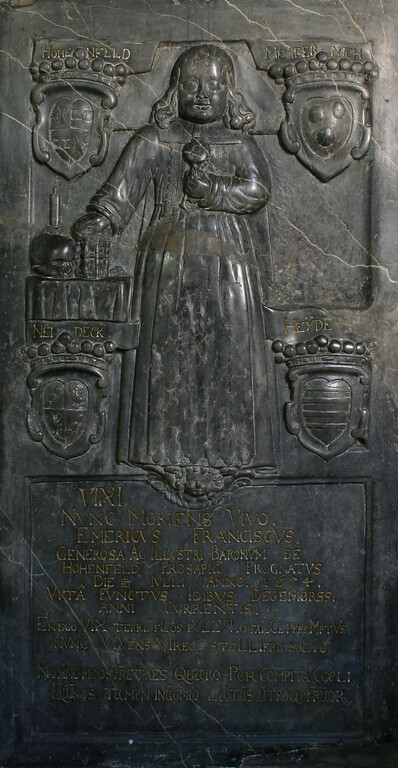 Kindergrabplatte des Emmerich Franz von Hohenfeld in der Stiftkirche zu Diez (2012)