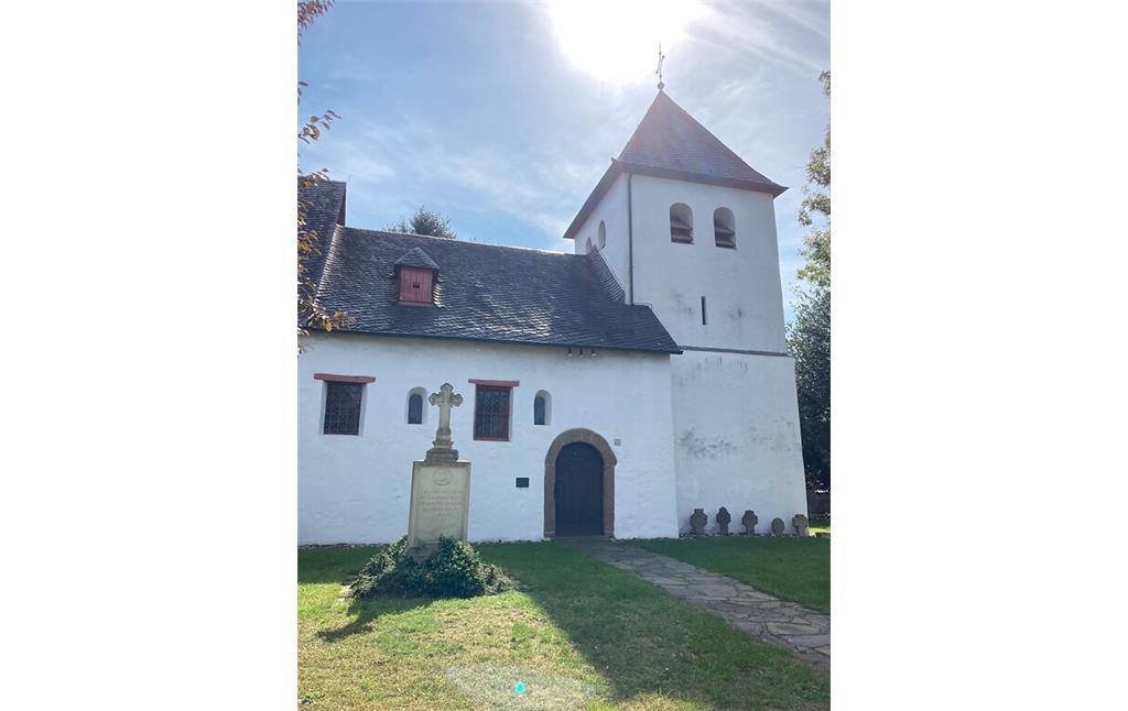 Alte katholische Pfarrkirche Sankt Johann Baptist in Alt-Refrath (2020)