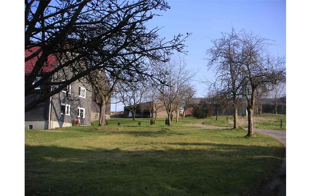 Historische Bausubstanz und Obstbäume in Herkingrade (2008)