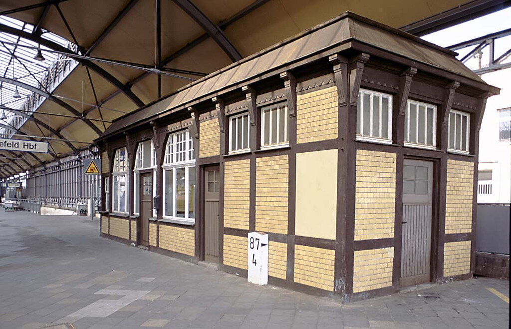 Hauptbahnhof Krefeld (2002)