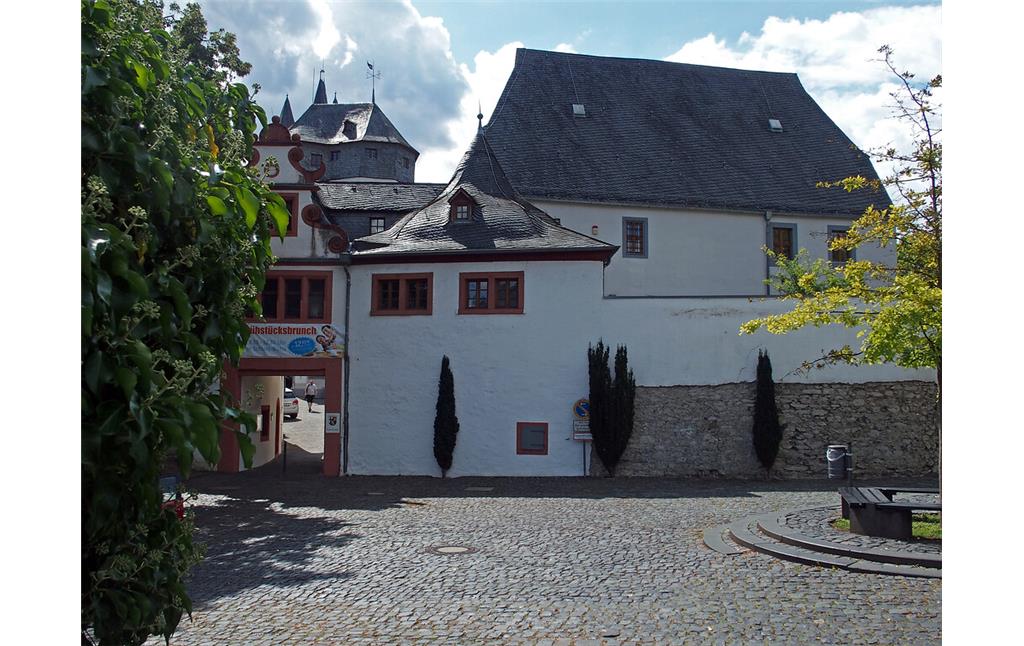 Eingang der Höhenburg Grafenschloss Diez (2020)