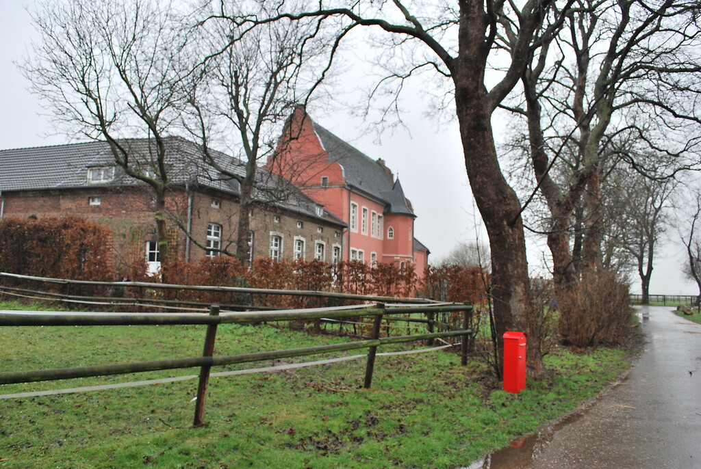 Haus Breitmaar mit Wohn- und Wirtschaftsgebäuden (2015).