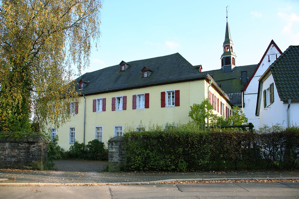 Kloster Marienheide mit Klostermauer, Klosterschule, Klostergebäude und Wallfahrtskirche (2008)