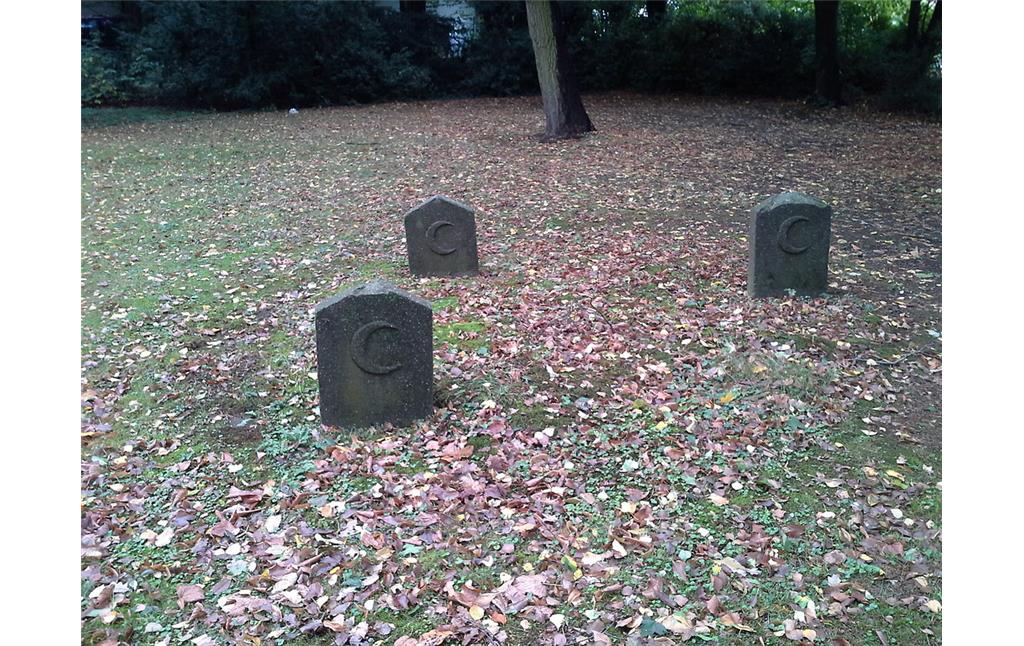 Islamische Grabsteine auf dem Franzosenfriedhof in Voerde (2013)