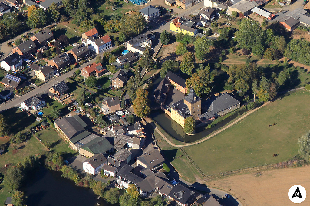 Luftbildaufnahme von Burg Kirspenich (2018)