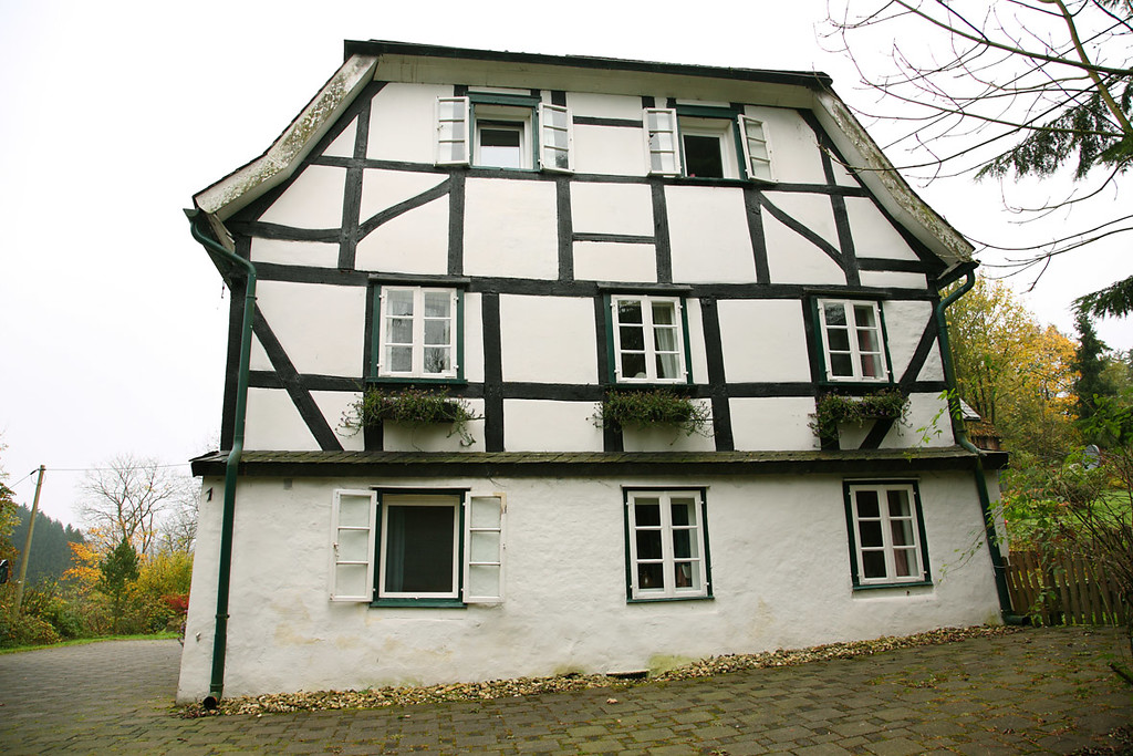 Giebelseite des Fachwerkhauses in Hütte (2009)