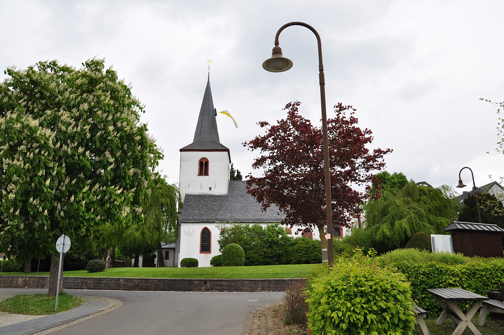 Katholische Pfarrkirche St. Philippus und Jakobus in Lommersdorf (2014)