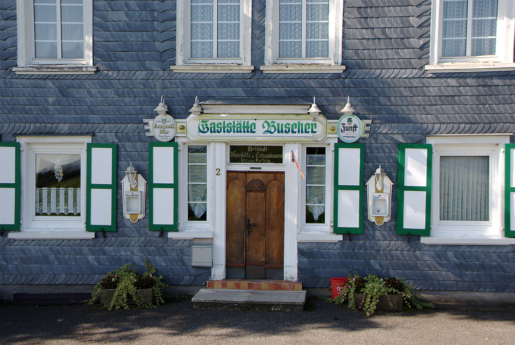 Eingangsbereich der ehemaligen Gaststätte Buscher in Neuenholte (2008)