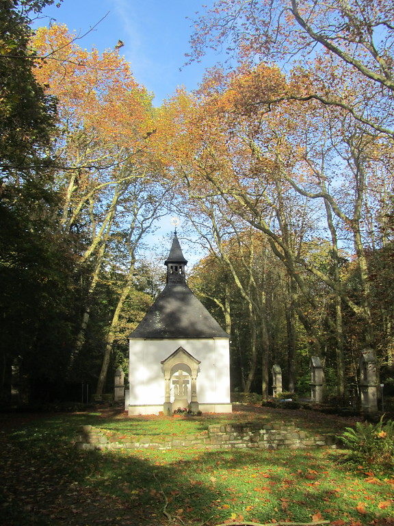 Rückansicht der Waldkapelle im Rheinbacher Stadtwald (2014)