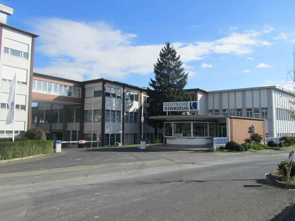 Verwaltungs- und Pförtnergebäude der Deutsche Steinzeug-Werke in Witterschlick (2014)