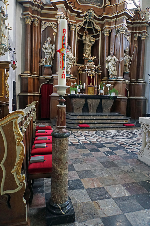 Pfarrkirche St. Peter und Paul in Villmar, Villmarer Lahn-Marmor-Weg; Rundweg 1 (2019)
