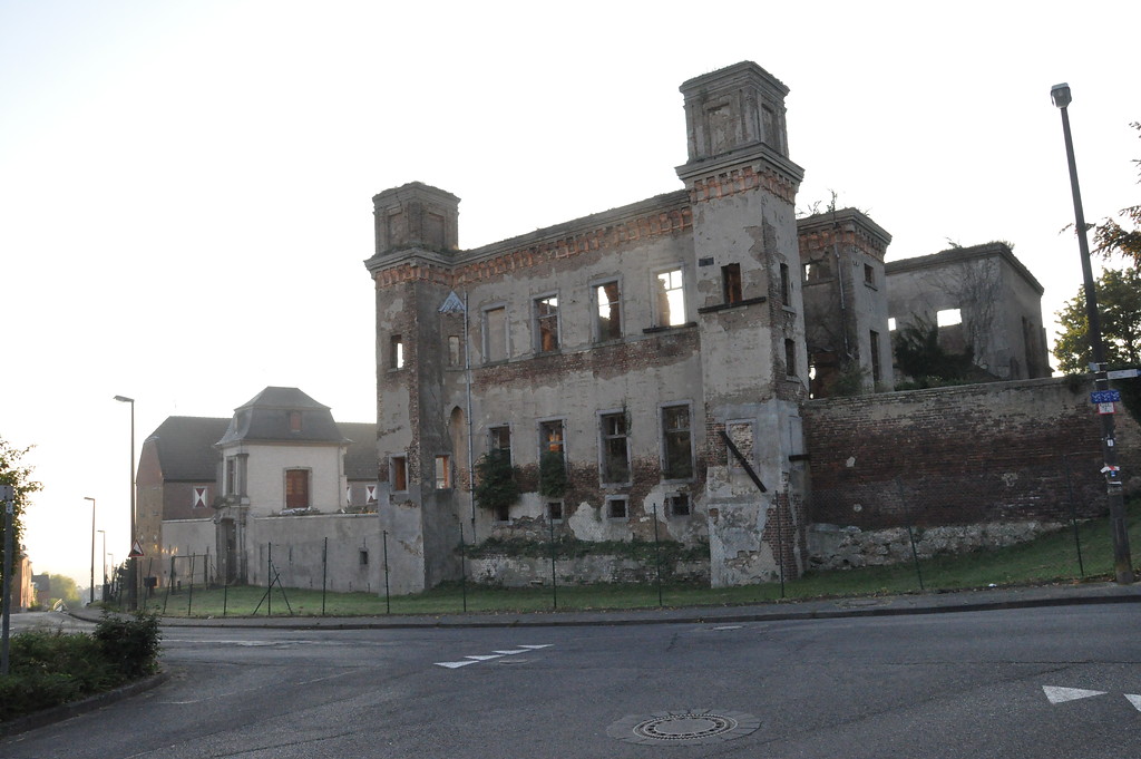 Ruine des Herrenhauses von Burg Hemmerich (2014)