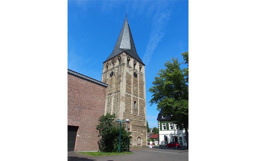 Katholische Pfarrkirche St. Martinus in Langenfeld (2015)