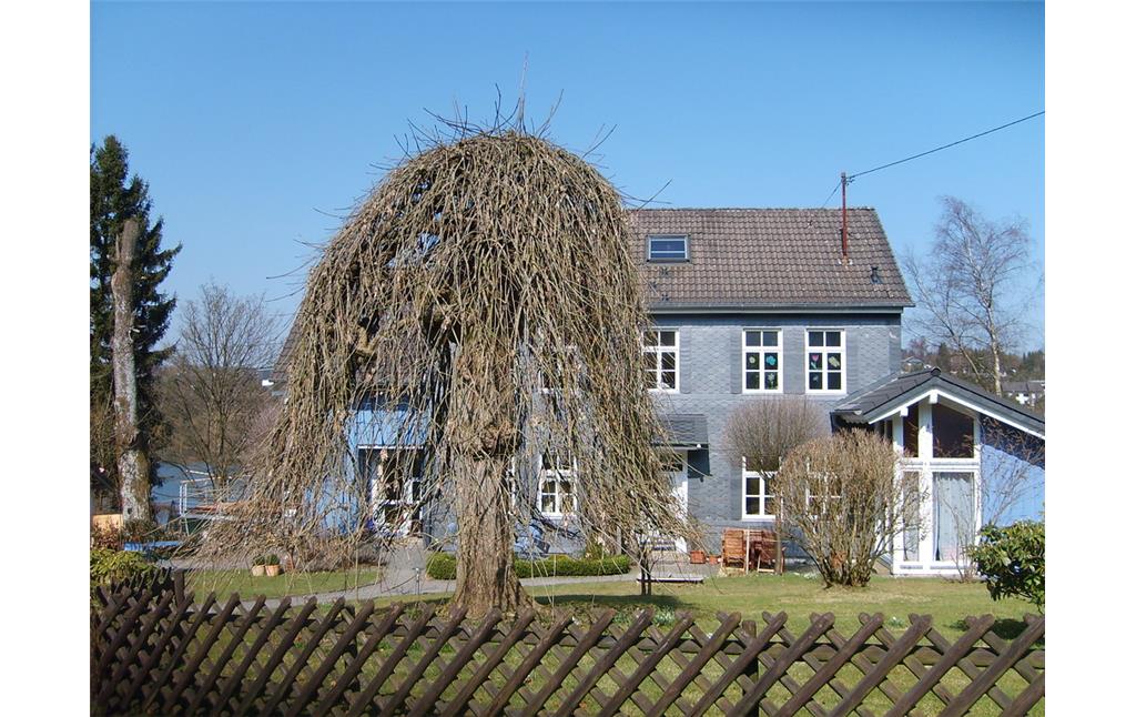 Zweigeschossiges, verschiefertes historisches Wohngebäude in Linge (2009)