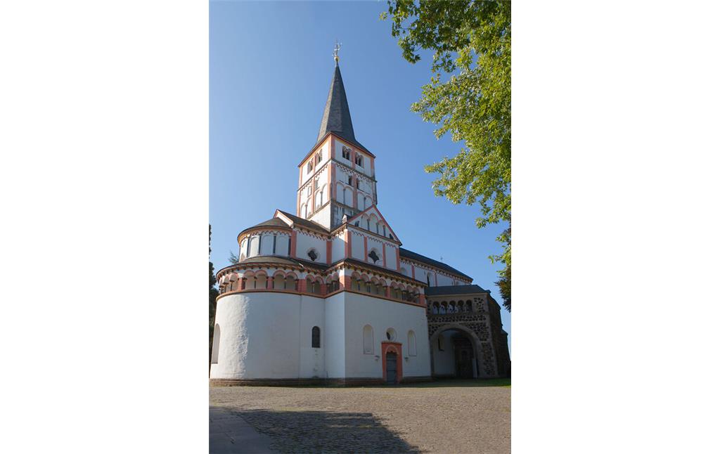 Nordansicht des Kirchturms der Doppelkirche St. Maria und Clemens (2015)