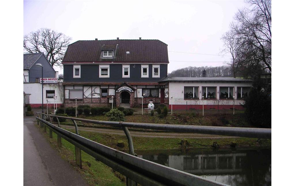Gaststätte mit Teich in Kleinensiepen (2008)