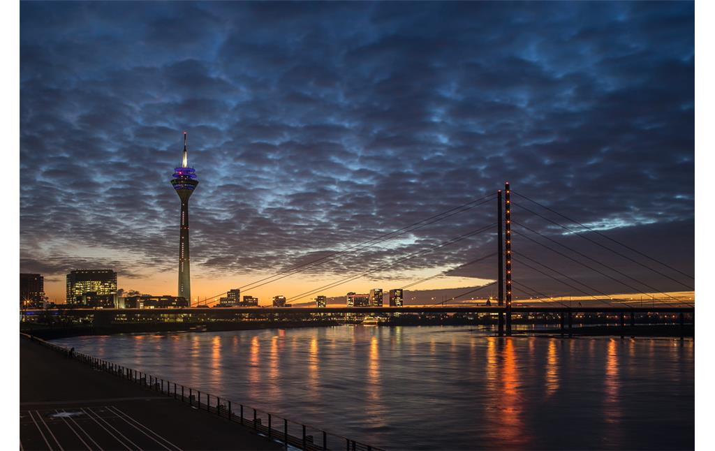 Düsseldorf Rheinpanorama (2015)