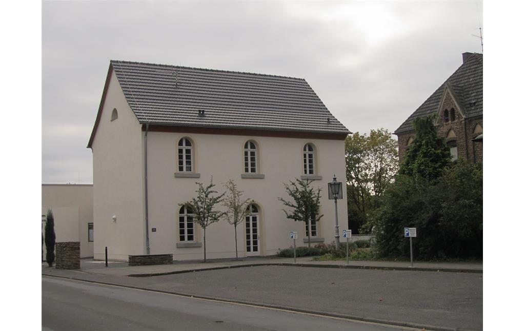 Ehemalige Vikarie der Pfarrgemeinde Sankt Petrus und Paulus in Odendorf (2014)