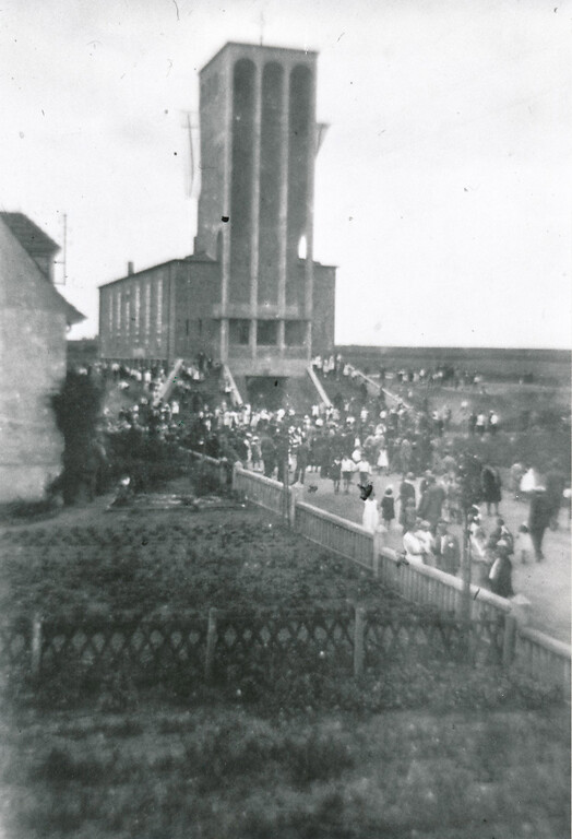 Einweihung der Evangelischen Erlöserkirche in Palenberg (1932)