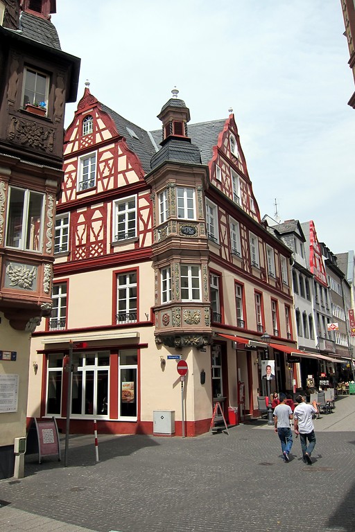 Gebäude Marktstraße 1 der Denkmalzone "Barocke Häuser Vier Türme" in der Koblenzer Altstadt (2014)
